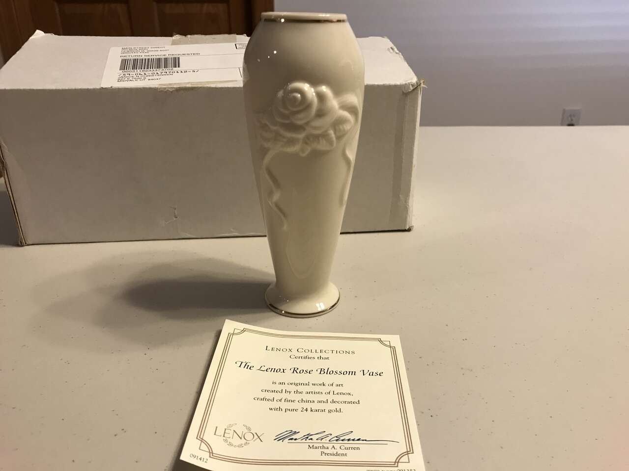 Lenox Rose Blossom Vase 24k Gold Trim Embossed Rose, 5.75” Tall , New
