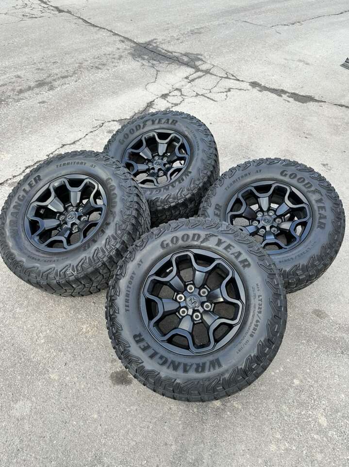 2023 Ram TRX OEM wheels & 235/65r18 tires