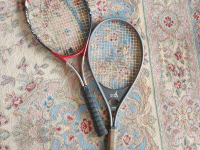 2 tennis rackets