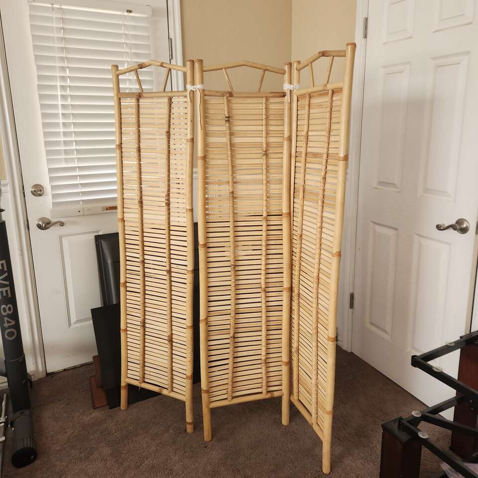 wicker dressing screen