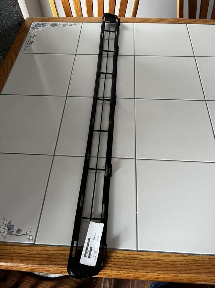 Rav 4 ‘06-‘08 Upper Front Bumper Grill