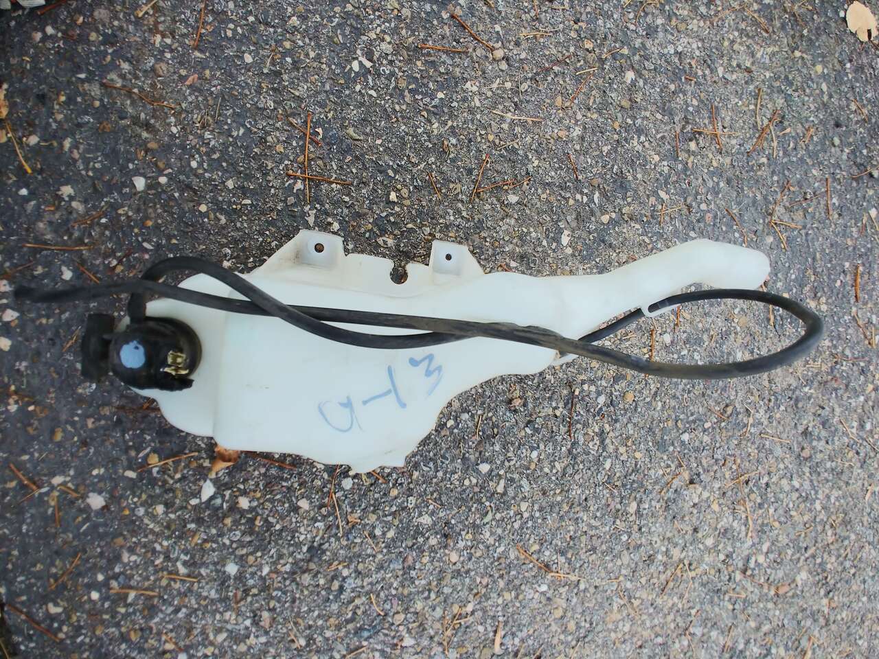 Honda Civic Windshield Washer Bottle '09