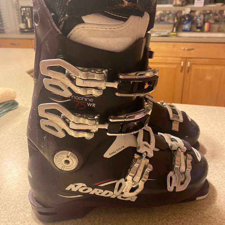 Nordica Sportmachine 75wr Womens Ski Boots sz24 VG