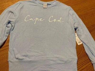 Brand New With Tags SUPER SOFT Women's Cape Cod Sweater (Size Small)
