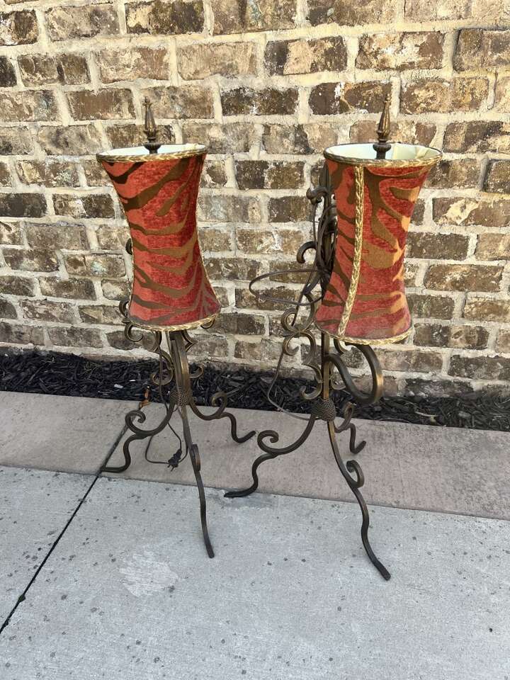 2 Matching Buffet Lamps