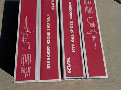*Brand New* KYB Kayaba Shock Absorber Suspension