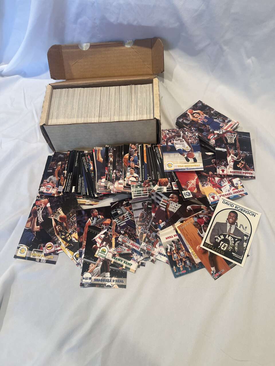 1993-94 NBA Hoops Basketball COMPLETED CARD SET 1-421!! Plus many inserts!!