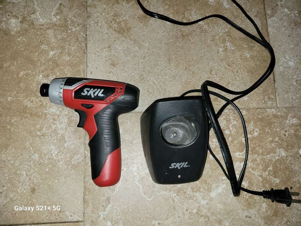 Skil cordless rechargeable drill