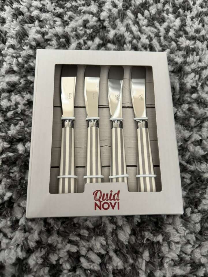 Quid Novi Silverware w/ Wood Handle
