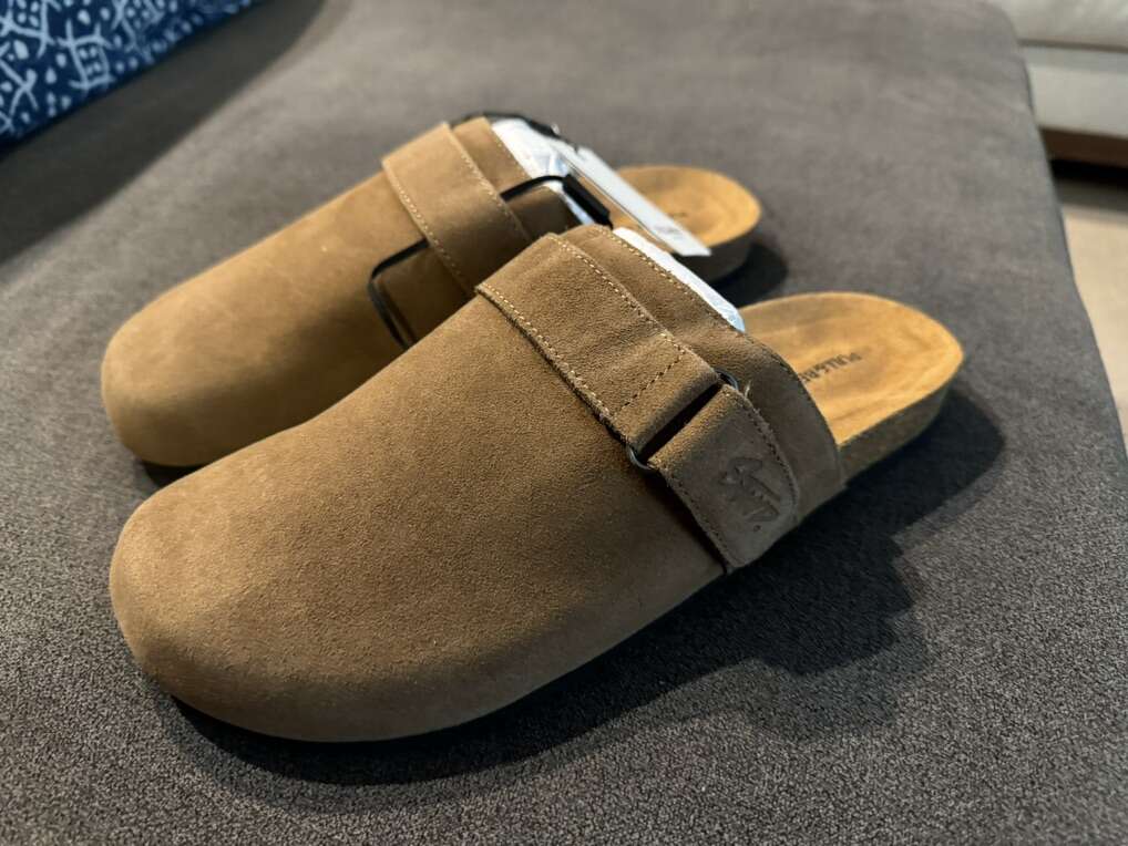 Pull & Bear Slip-on Clogs