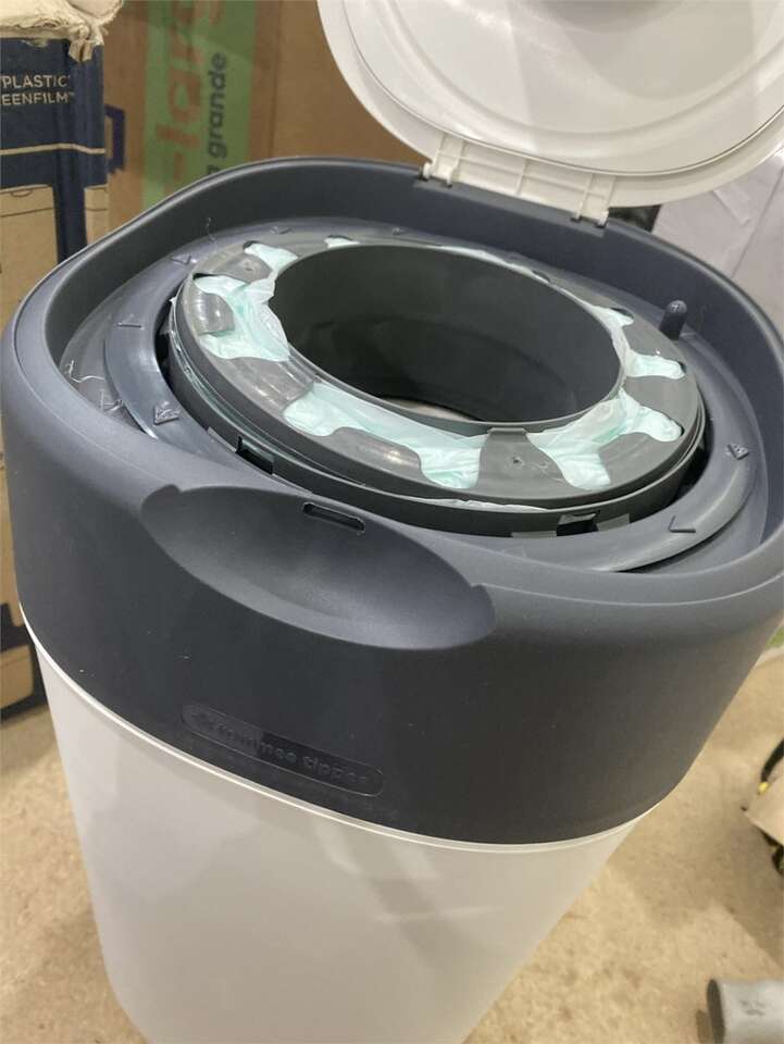 Tommee Tippee Twist and Click Advanced Nappy Bin