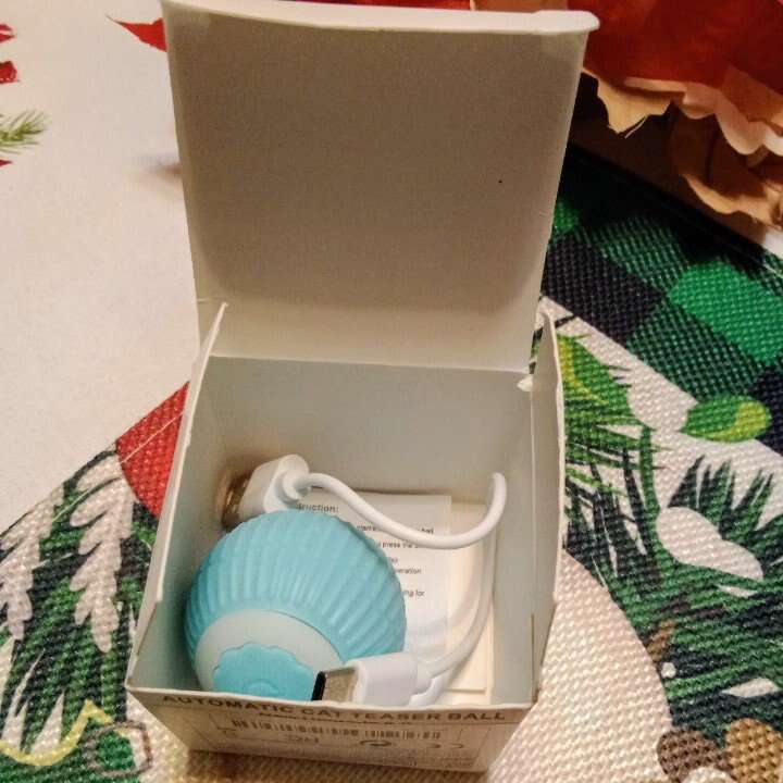 Automatic moving on it's own Cat Teaser Ball