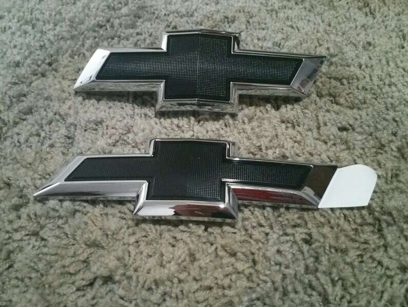 21-24 Chevy Camero Blk Bowtie