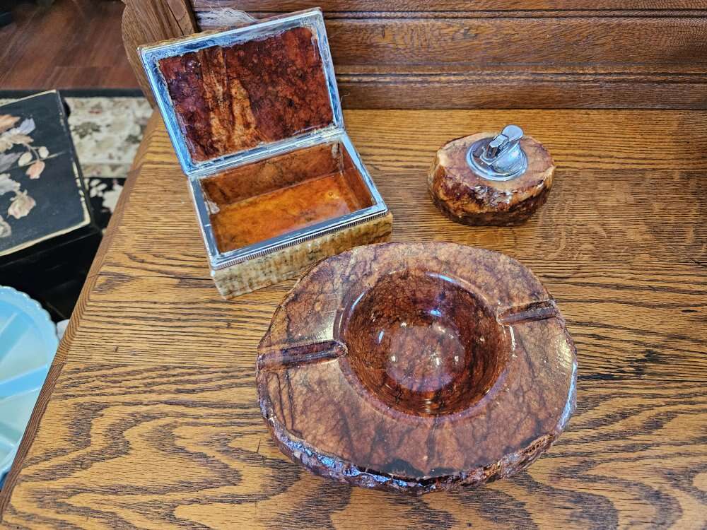 Alabaster smoking set