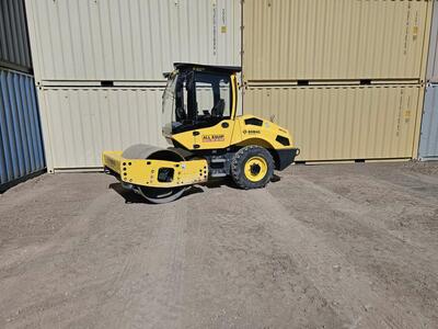 Bomag smooth drum roller compactor For Rent