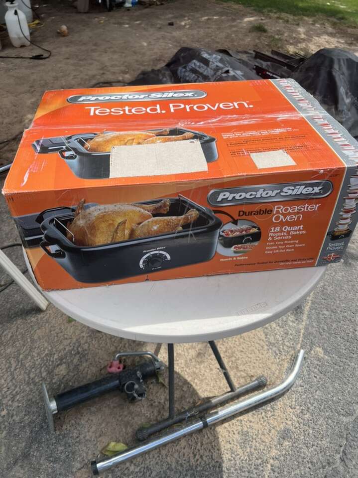 New Roaster Oven 18 Qt