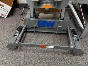 B AND W SLIDER HITCH