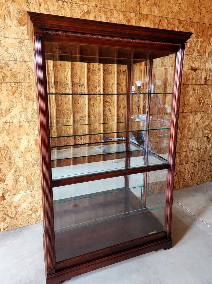 Howard Miller Townsend Curio Cabinet with Windsor Cherry Finish, 4 Glass Shelves, Display Case with Sliding Door and Lights
