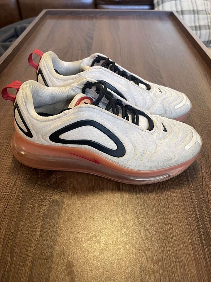 Nike AirMax 720 W Size 8