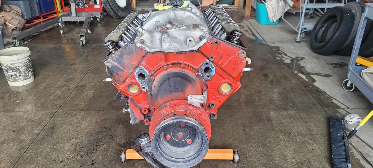 Chevy 350 Engine # 10066036, runs good