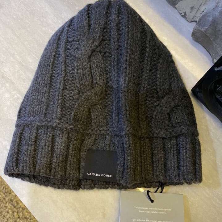 Authentic Canada Goose Beanie NWT $60