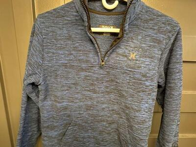 Hurley 1/4 Zip W/ kangaroo pocket Boys New W/tags