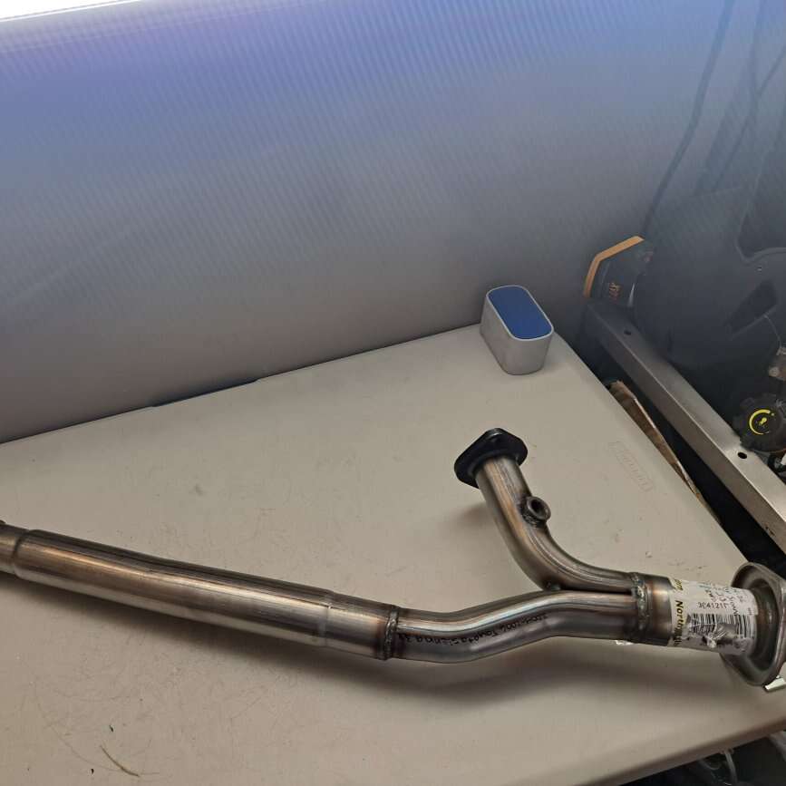 toyoya sienna 04-06 3.3L 2WD exhaust pipe