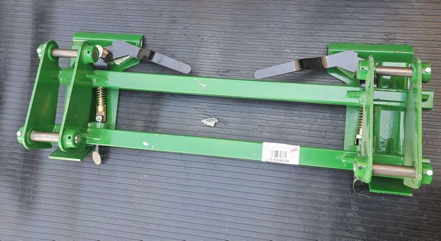 BP ATTACHMENTS JOHN DEERE 145 TO SKID STEER ADAPTE