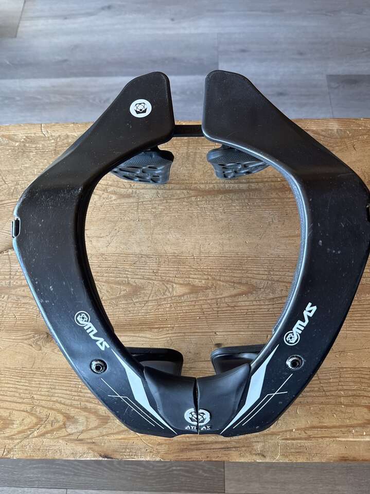 Atlas Air Neck Brace Nightshift Size Small S