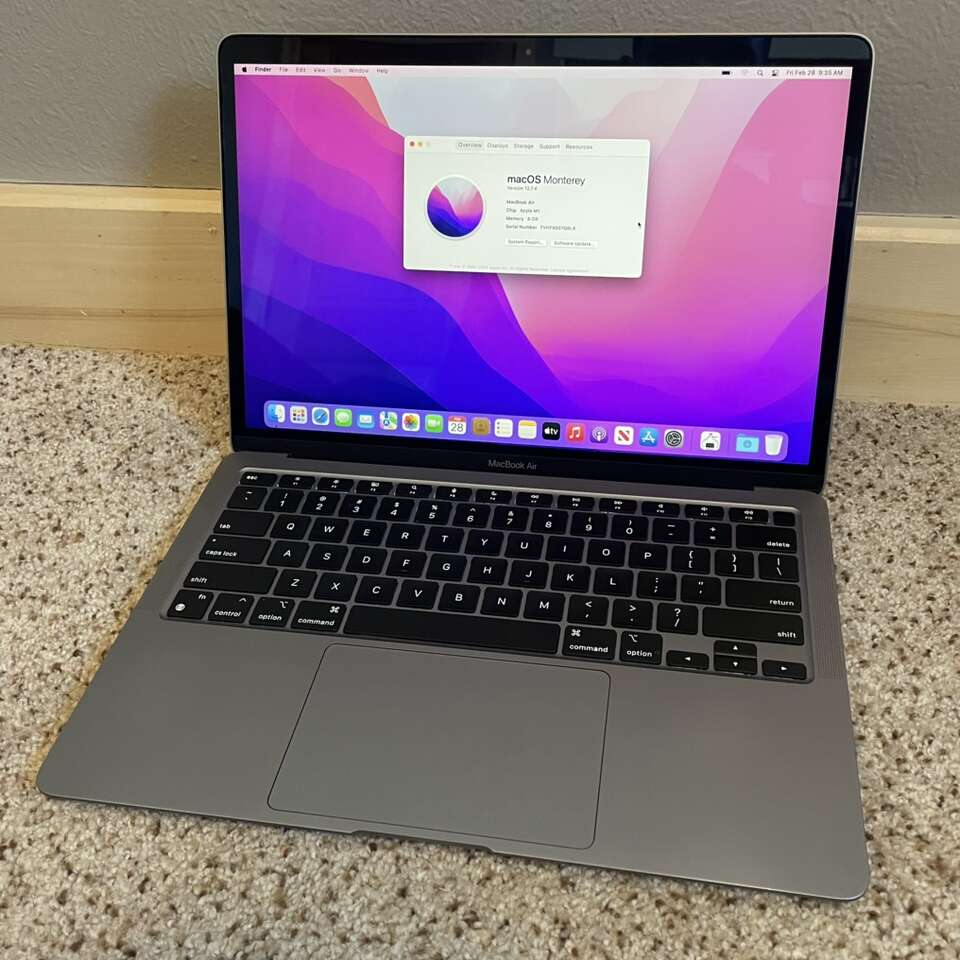 2021 MacBook Air M1 256GB 8GB LIKE NEW