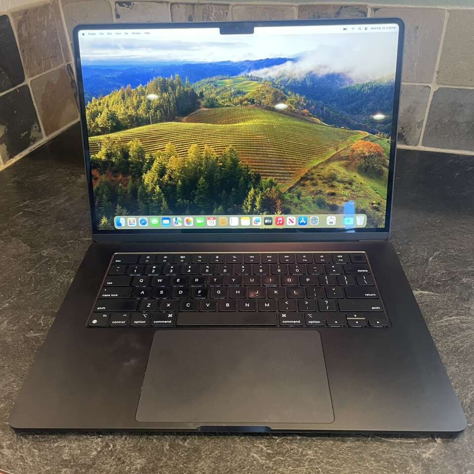 2023 MacBook Air 15in M2 256GB 8GB