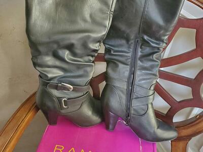 Rampage Womens Black Boots, Size 6.5, 3.5 inch heel