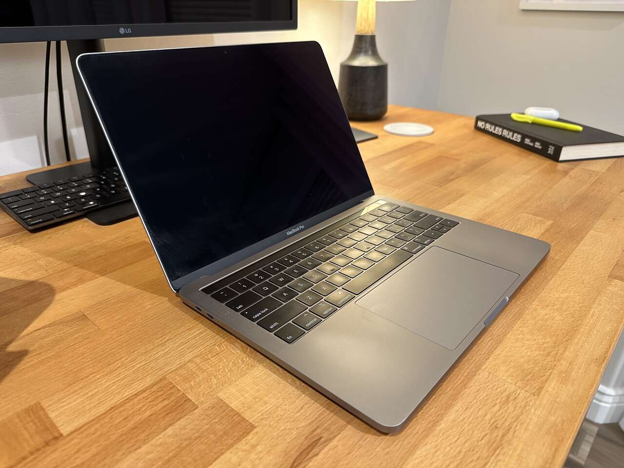 2018 13” MacBook Pro 8GB 512GB SSD space gray