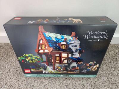 Lego Medieval Blacksmith 21325
