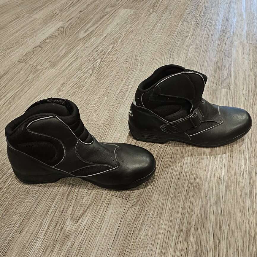 Nice SiDi Men's Motorcycle Boots size 10