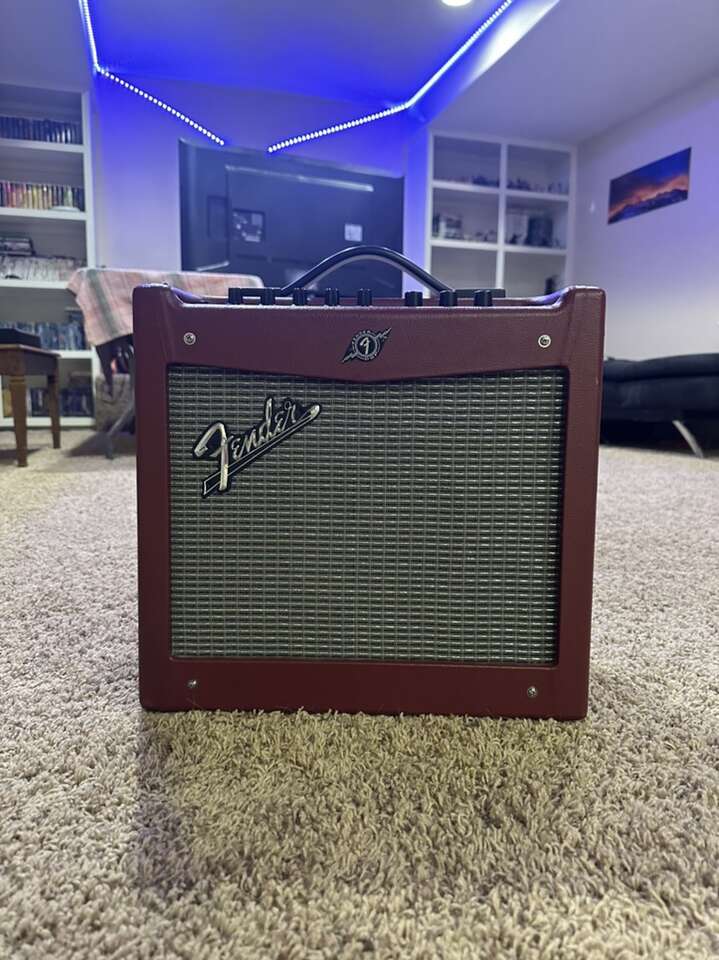 Fender Mustang I Amp