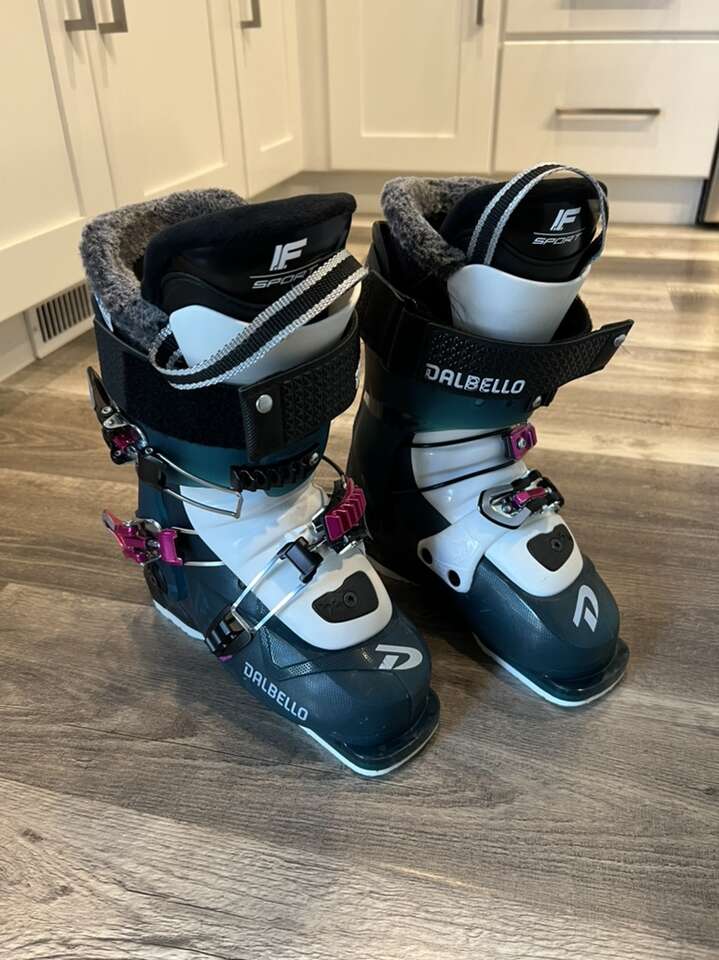 Dalbello Chakra AX 85 - Womens Ski Boots (22.5)