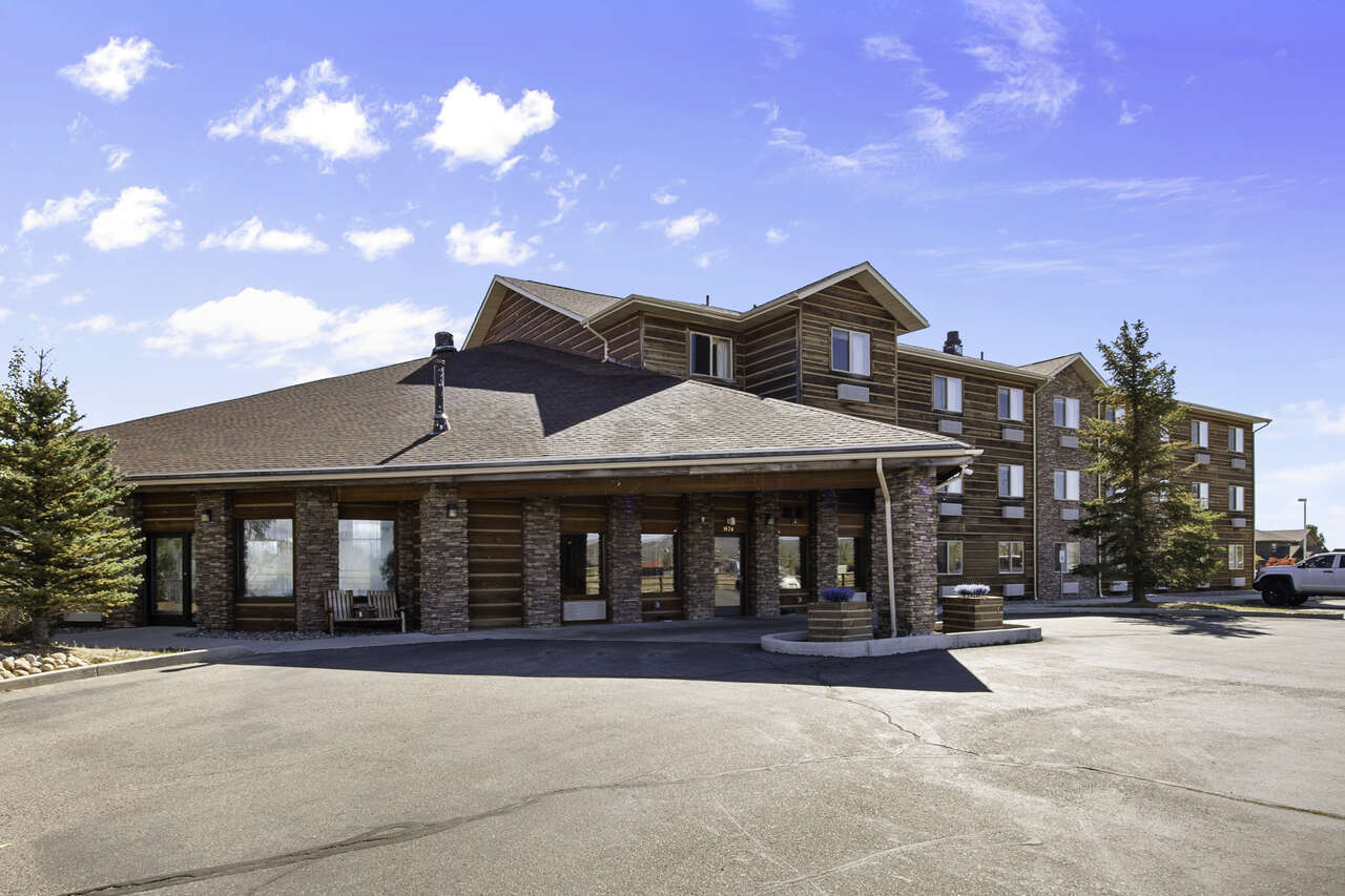 82 Key Hotel with Extended Stays and Restaurant Lease For Sale