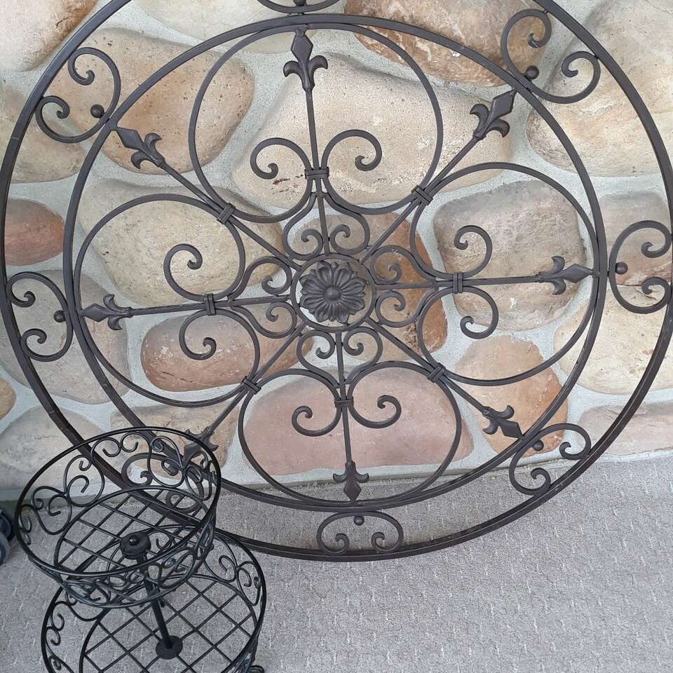 Metal wall medallion and 2 tier fruit basket lot