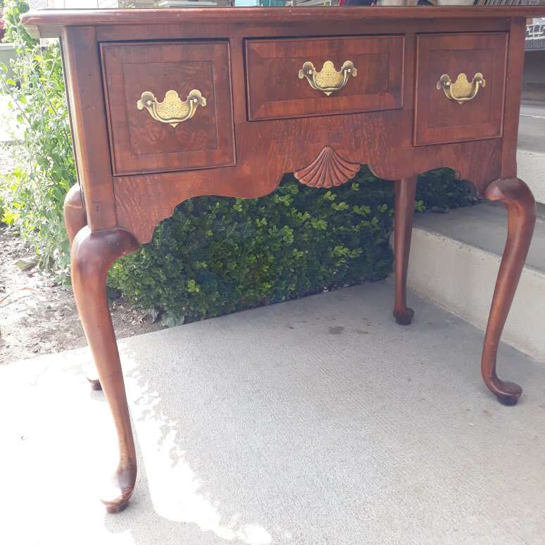 Lowboy or Hall Console Hekman SMALL