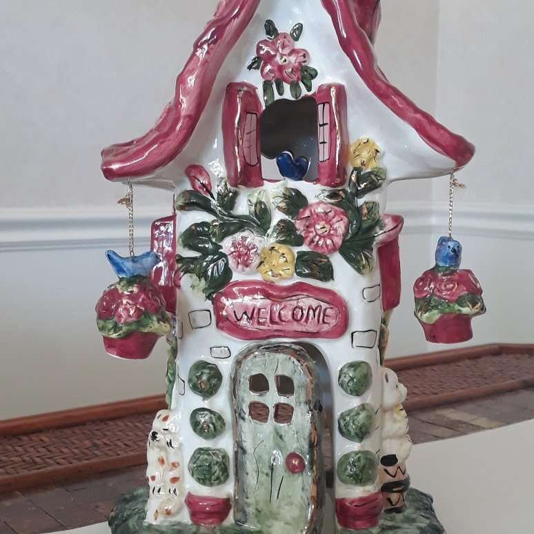 Kimbwrly Designs Light Holder