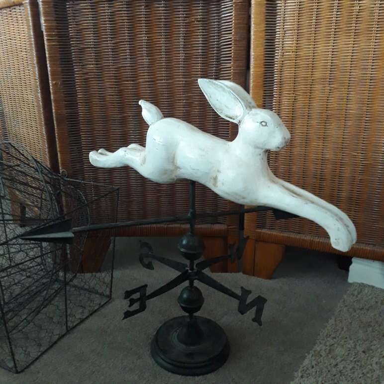 Weathervane Rabbit + 3 Wire Baskets