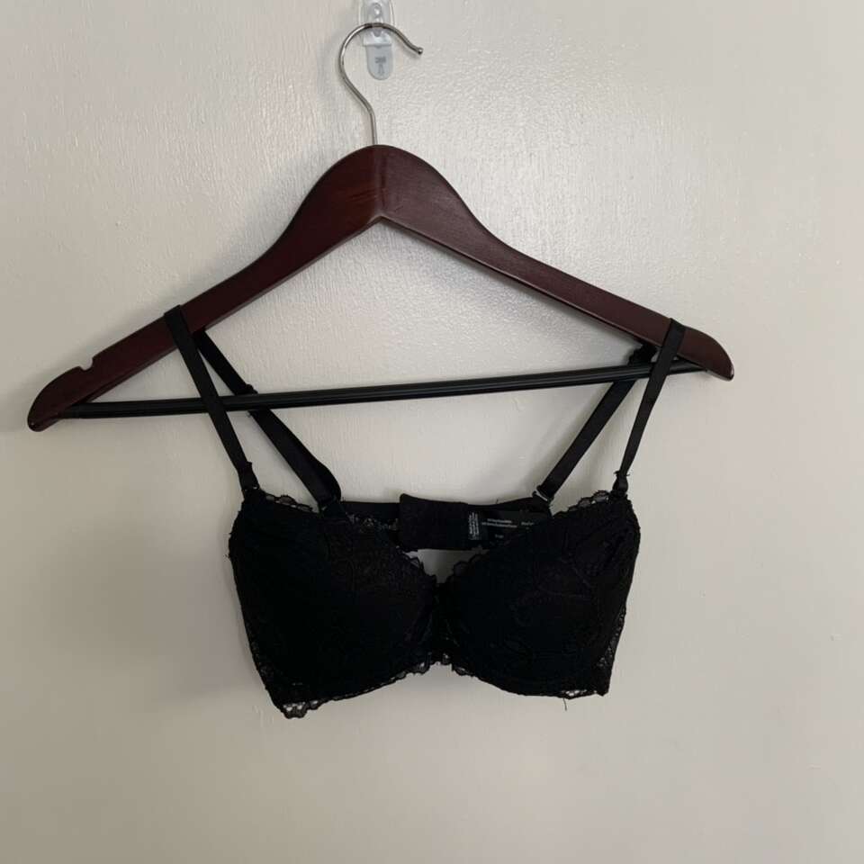 Women’s Lacey Black Bra Size 34B