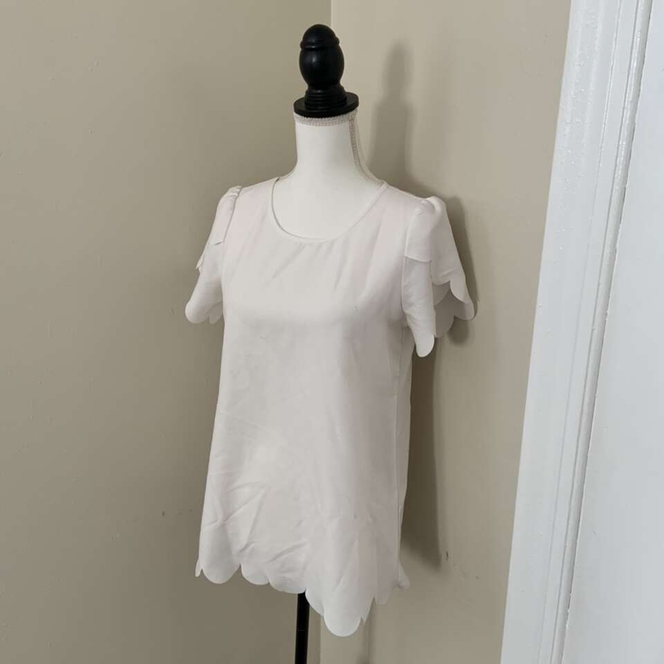 White Women’s Scalloped Short Sleeved Blouse