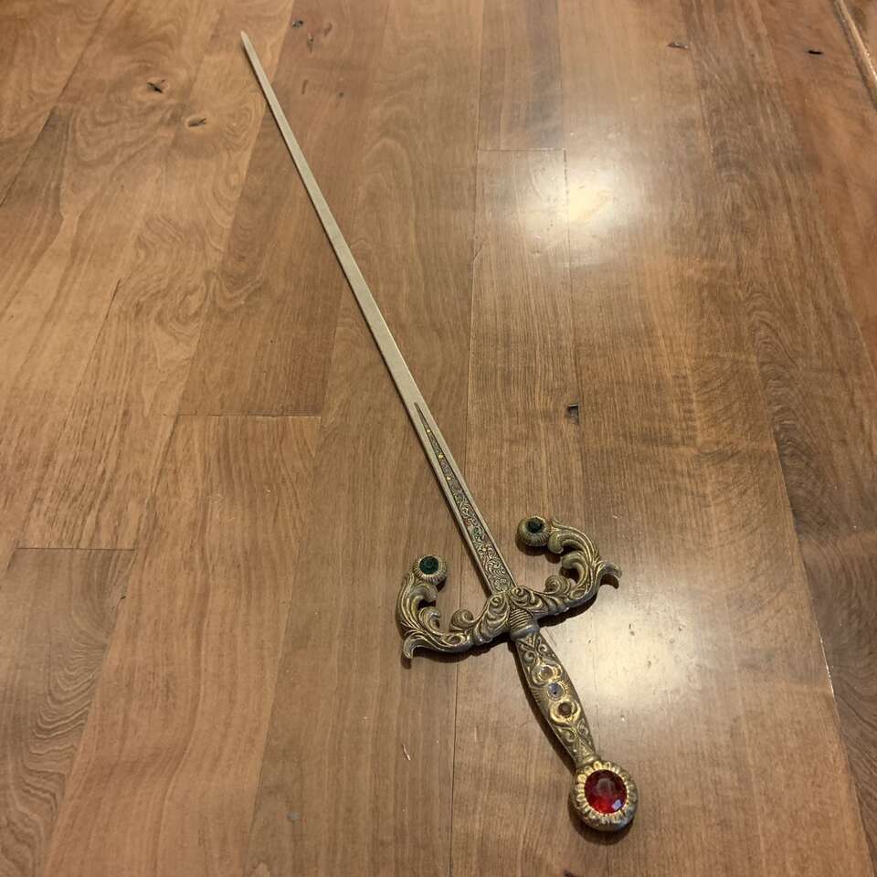 Metal Knight Medieval Renaissance King Sword