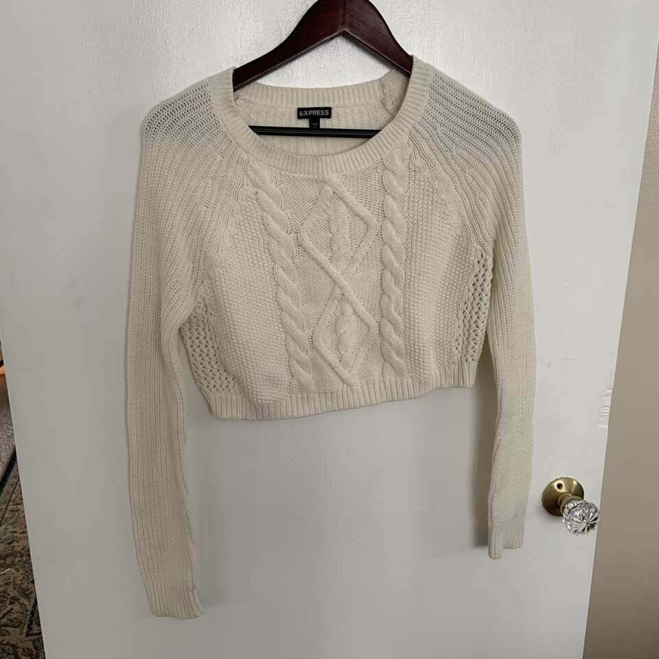 Express Cable Knit Cropped Sweater ID 90145 Size S