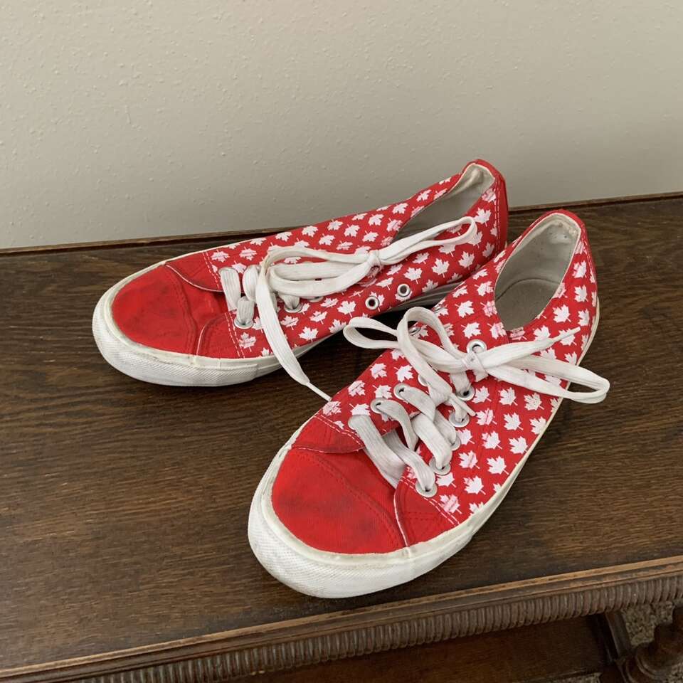 Canada Red & White Maple Print Leaf Sneakers