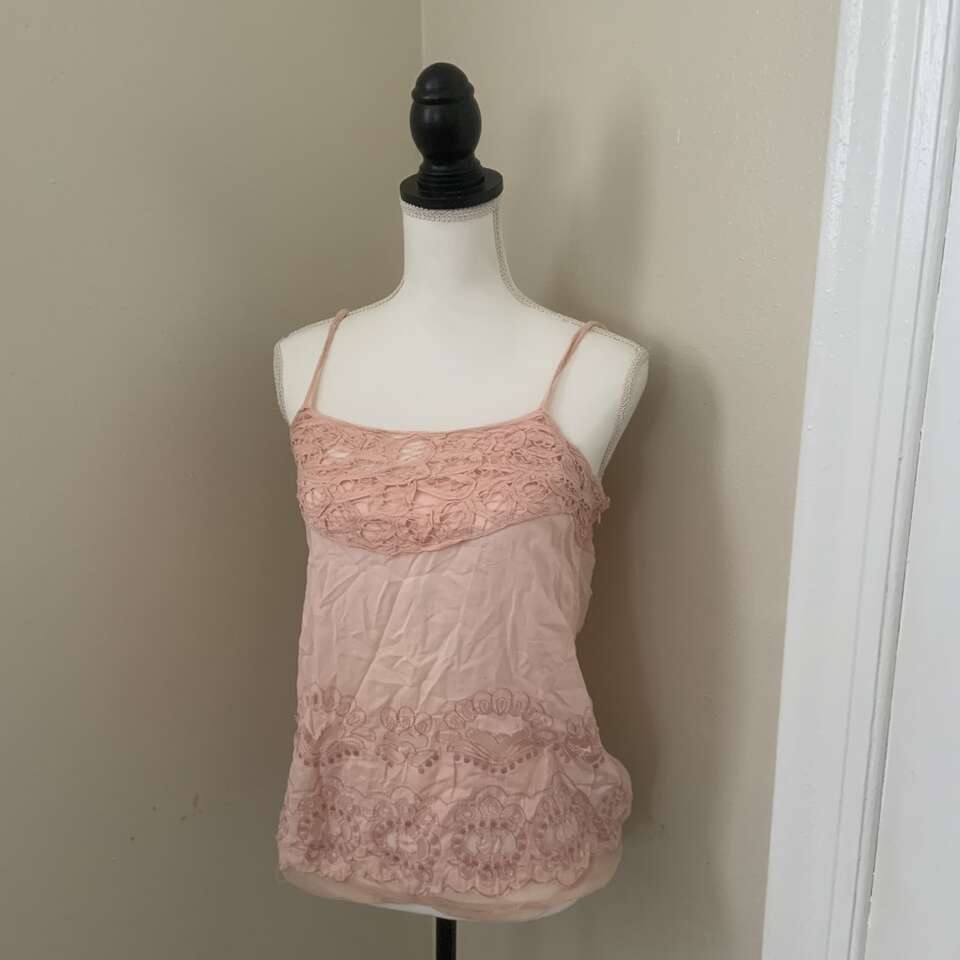 Forever 21 Pink Lace Tank Top Size Small