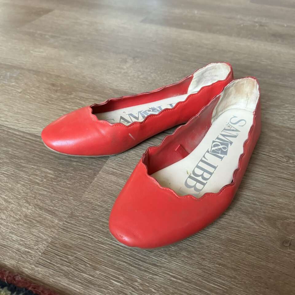 Womens Sam & Libby Capri Red Scallop Flats 9.5
