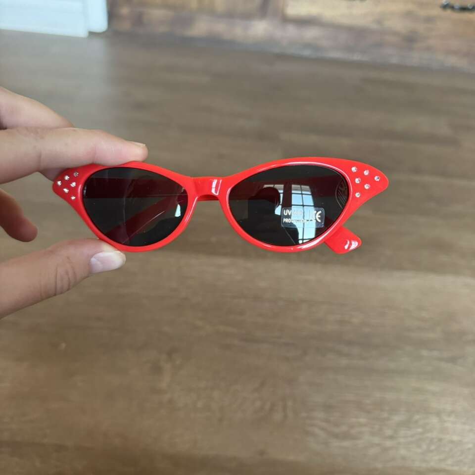Vintage Style Red Cat Eye Adult Sunglasses
